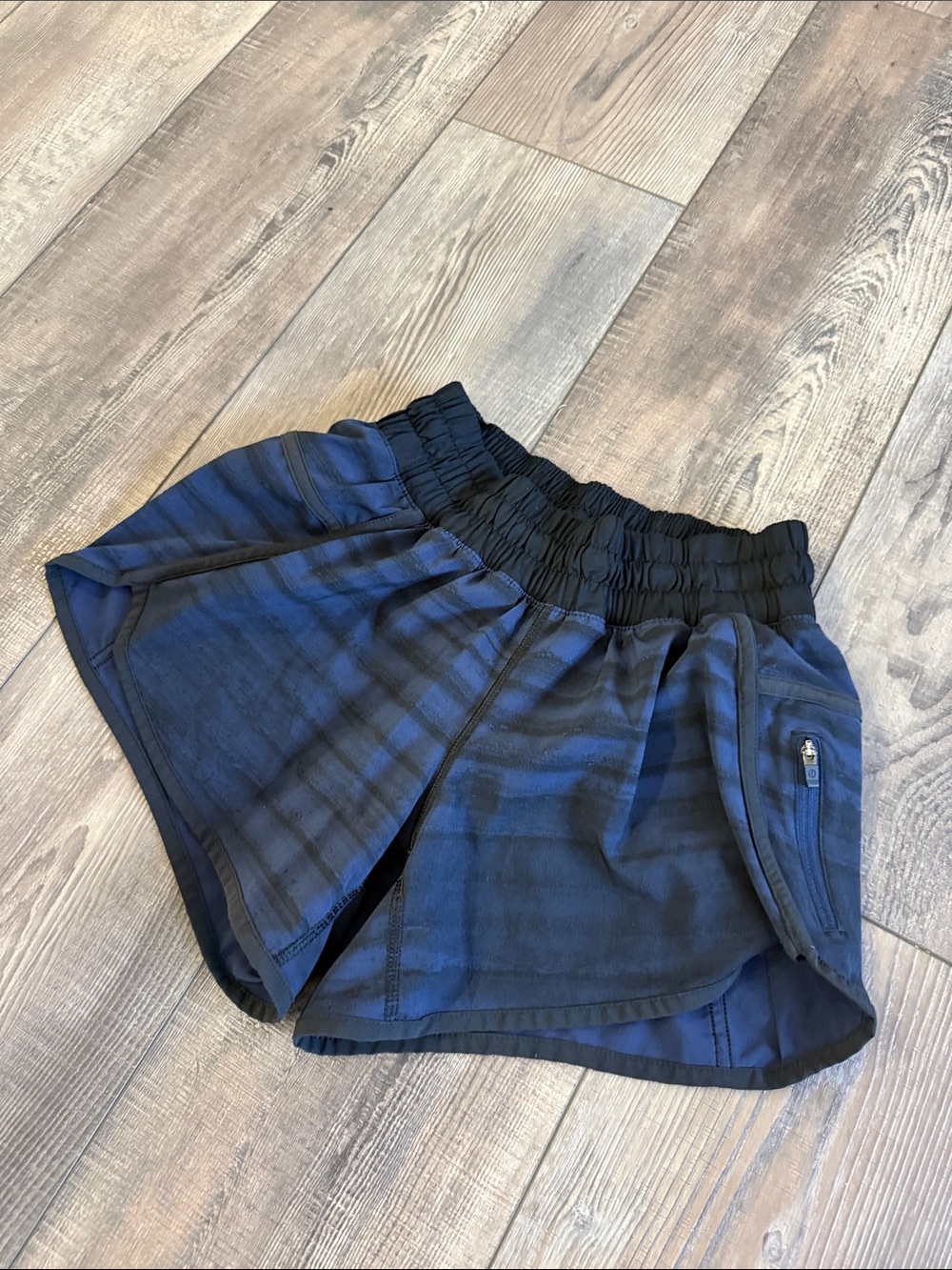 LULULEMON ATHLETIC SHORTS🌺
